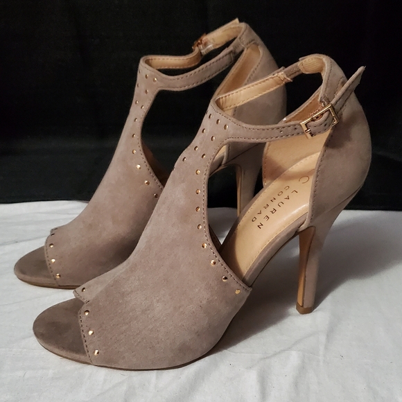 Lauren Conrad Cannoli Nude Mushroom Heels with gold metal detail SZ 6.5 - Picture 2 of 5